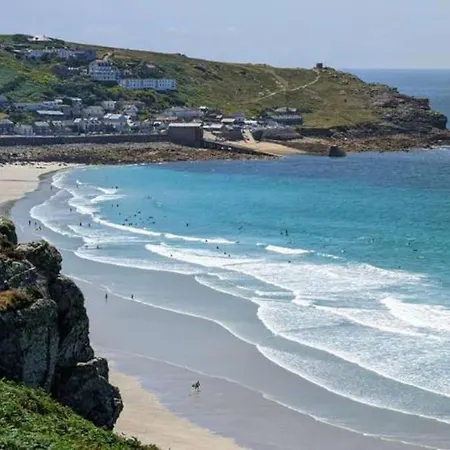 Large 3 Bedroom Flat In Sennen Penzance Exterior photo
