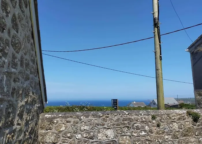 Large 3 Bedroom Flat In Sennen