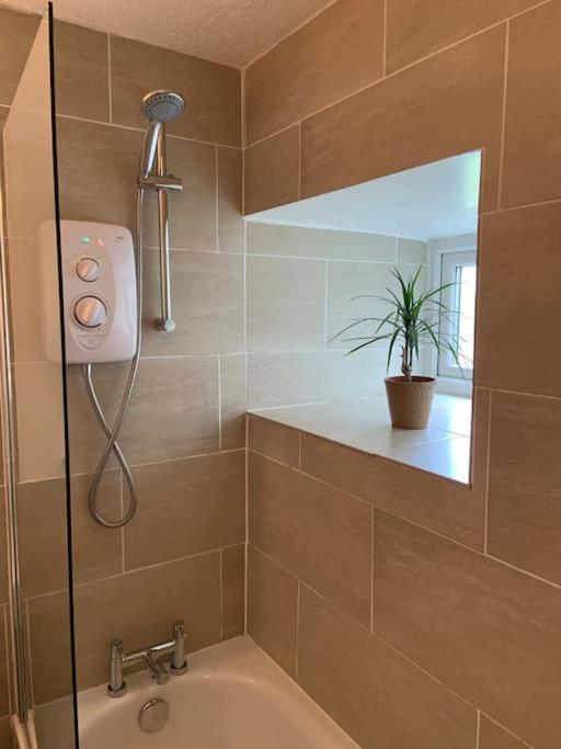 Large 3 Bedroom Flat In Sennen * Penzance