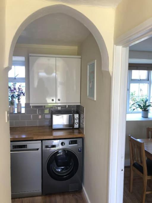 Large 3 Bedroom Flat In Sennen *