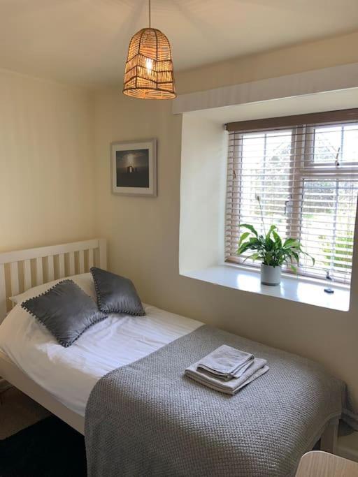 Large 3 Bedroom Flat In Sennen Apartment *