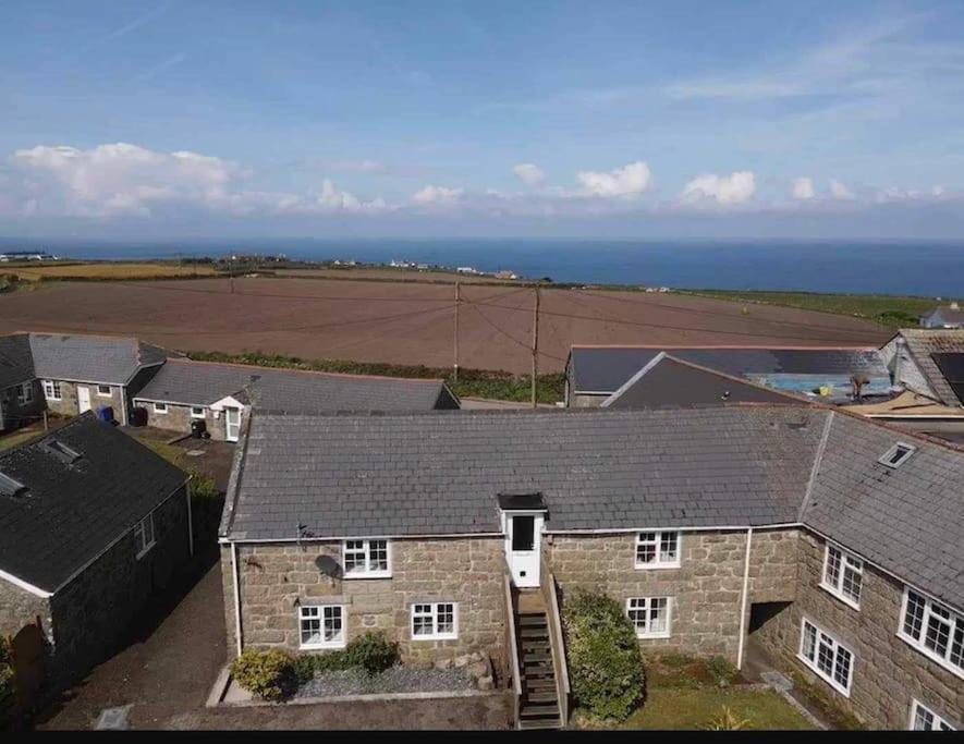 Large 3 Bedroom Flat In Sennen Apartment Penzance