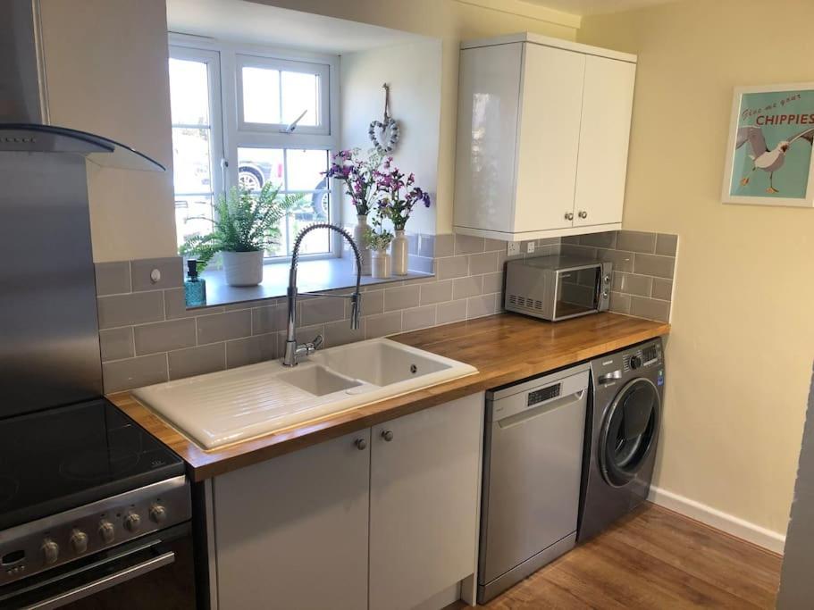 Large 3 Bedroom Flat In Sennen Apartment Penzance