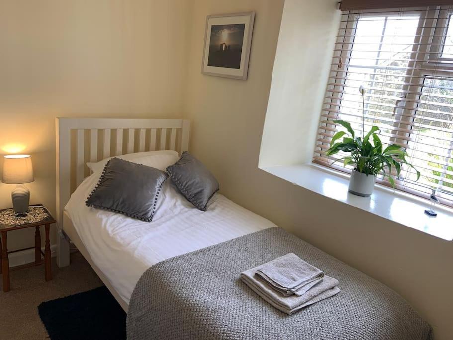 Large 3 Bedroom Flat In Sennen Apartment Penzance